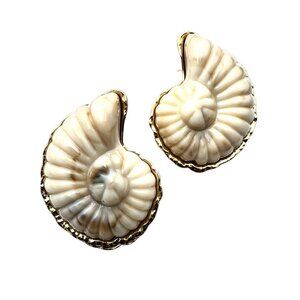 Womens Earrings Pierced Off White Cream Sea Shell Gold Tone Chandelier